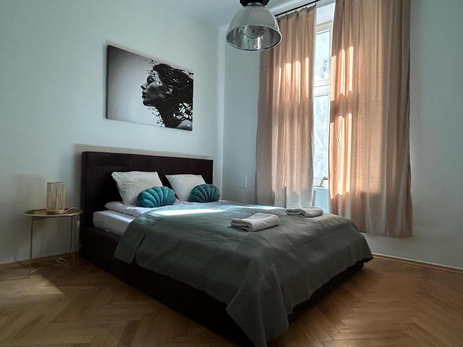 Selected Apartments By Market Square Краков Экстерьер фото