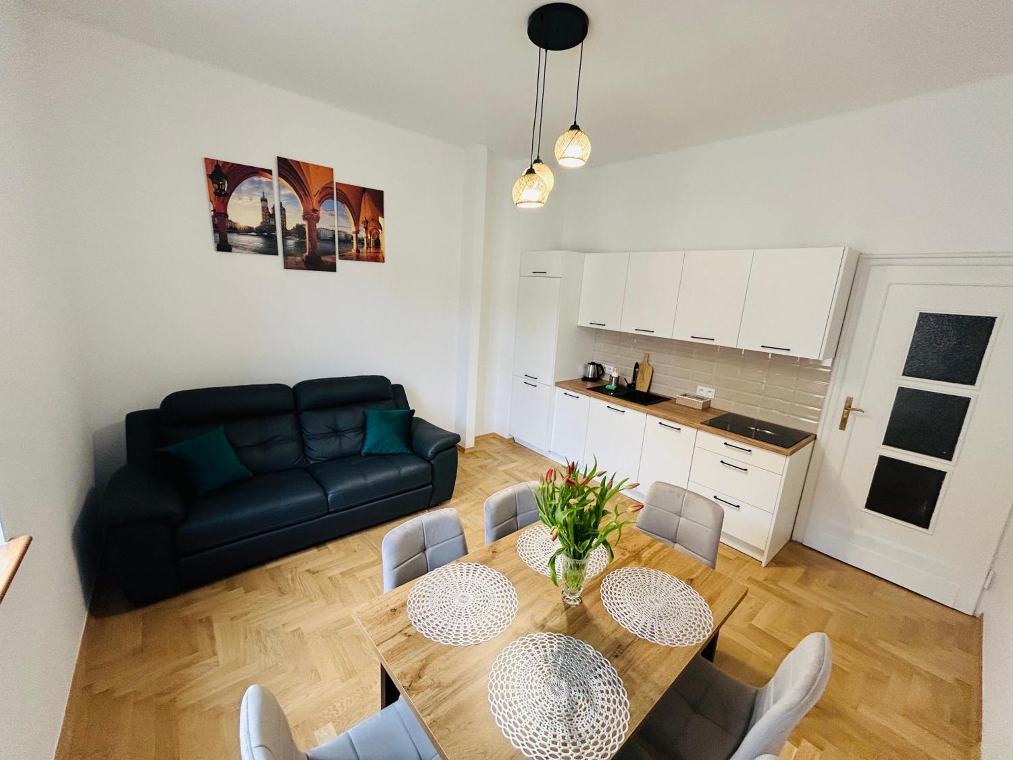 Selected Apartments By Market Square Краков Экстерьер фото